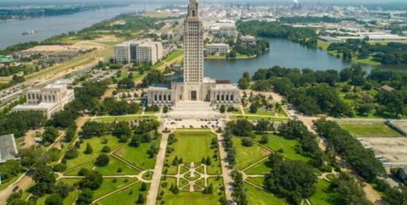 בניין בית המדינה של לואיזיאנה (Louisiana State Capitol) בסגנון אר דקו בבאטון רוז', גורד השחקים הגבוה ביותר של משרדי ממשל במדינה.