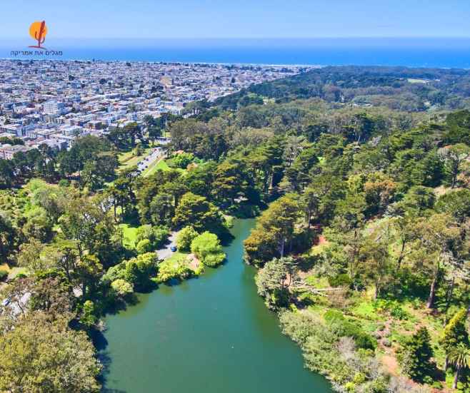 alt="פארק-שער-הזהב-מבט-מהאוויר">