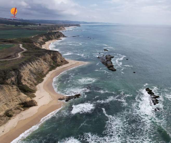 alt="צוקים-חופים-וים-כביש-1-קליפורניה">