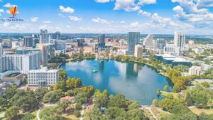 alt="אגם-בניינים-קו-הרקיע-אורלנדו-פלורידה">